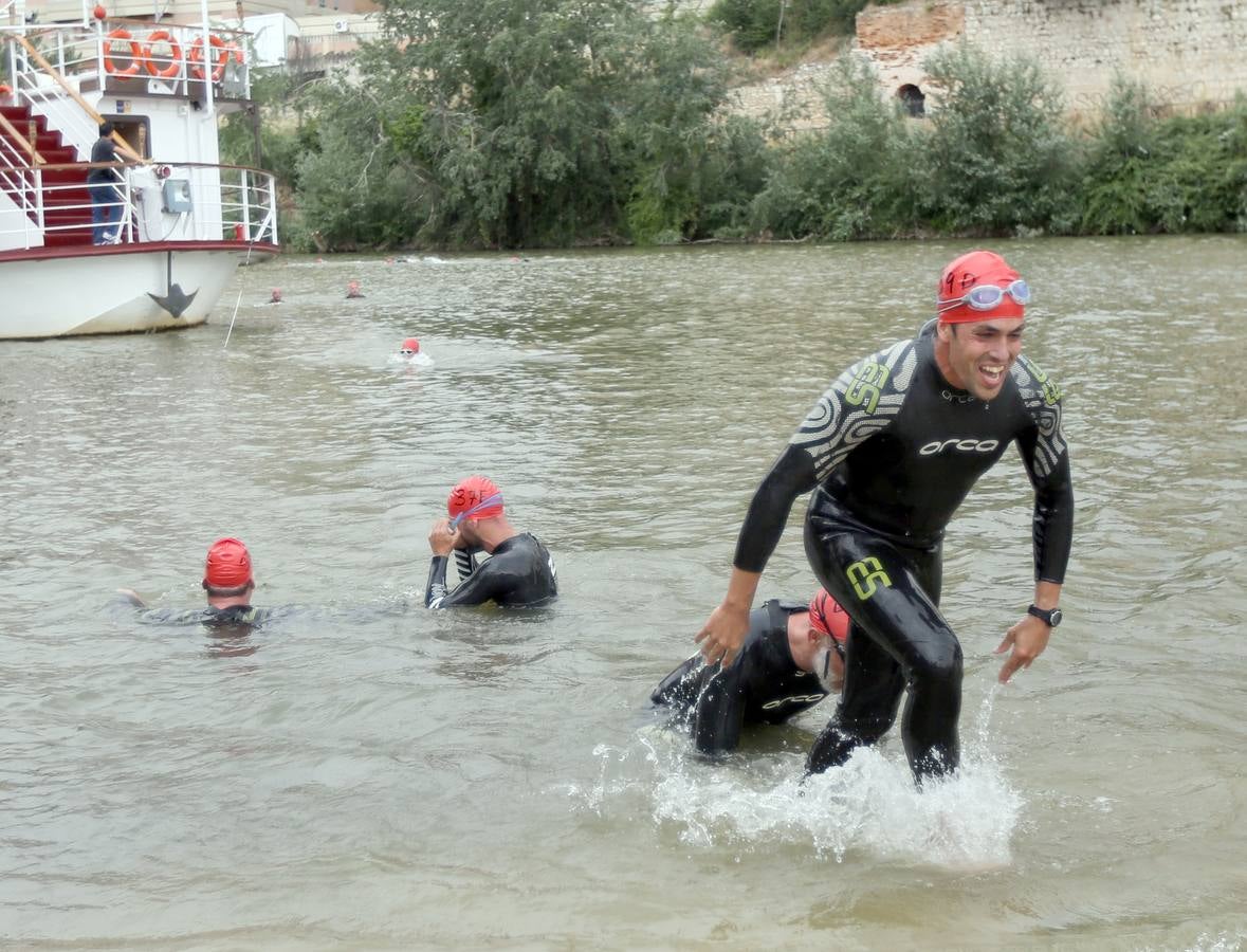 Valladolid celebra el I Triatlón por equipos Playa de las Moreras