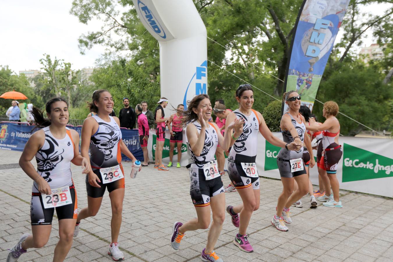 I Triatlón contrarreloj por equipos Playa de las Moreras