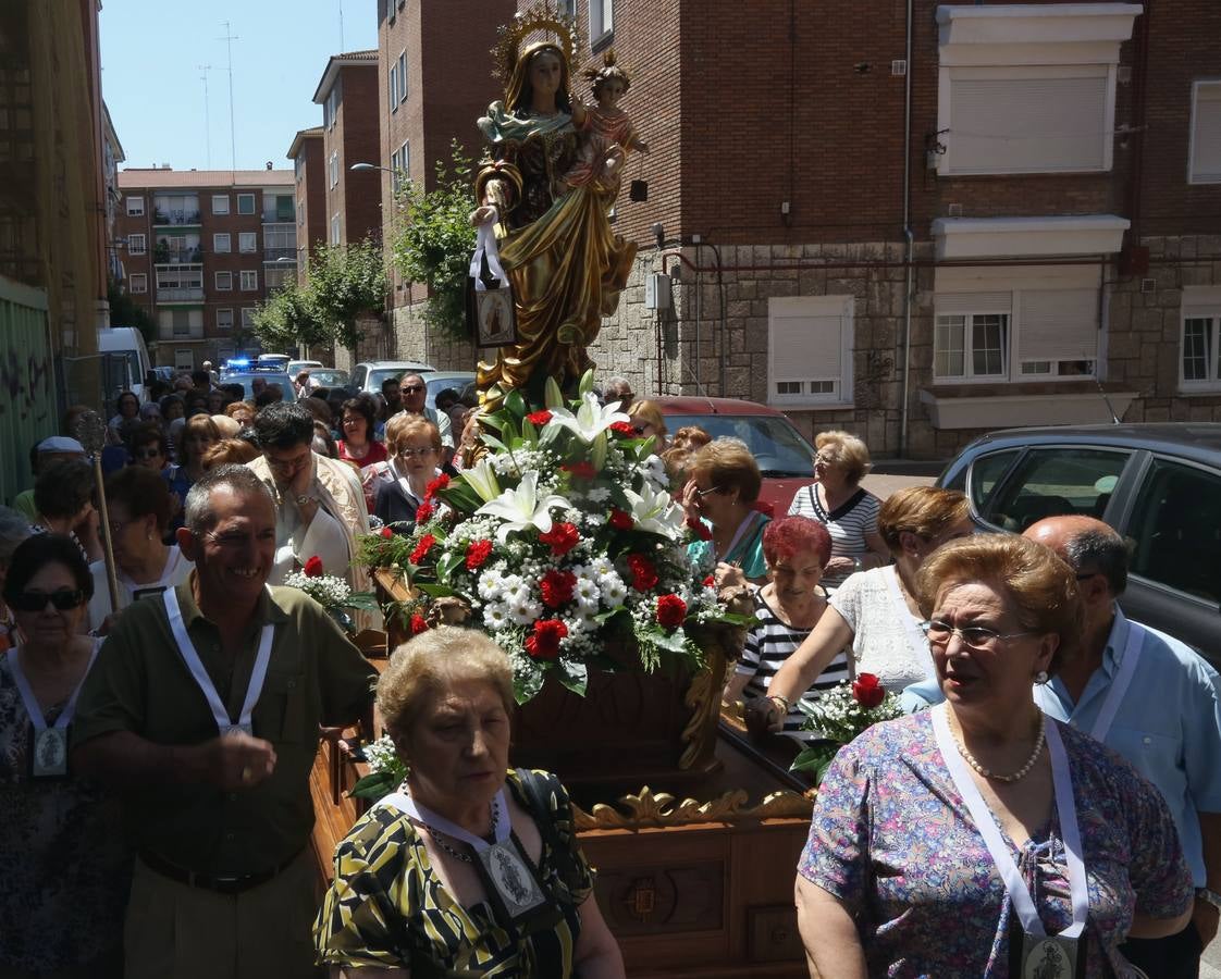 Procesión de la Virgen del Carmen en el barrio Cuatro de Marzo de Valladolid