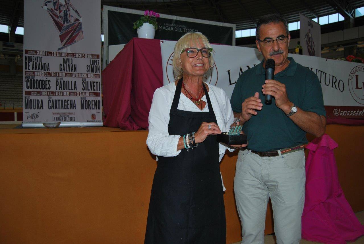 Maribel Gil, de Master Chef, seduce al público de Íscar