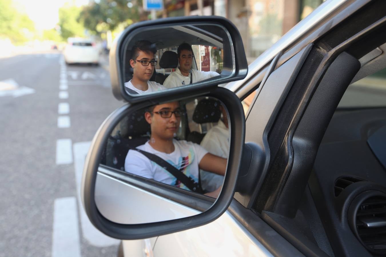 Los jóvenes aprovechan el verano para ir a la autoescuela