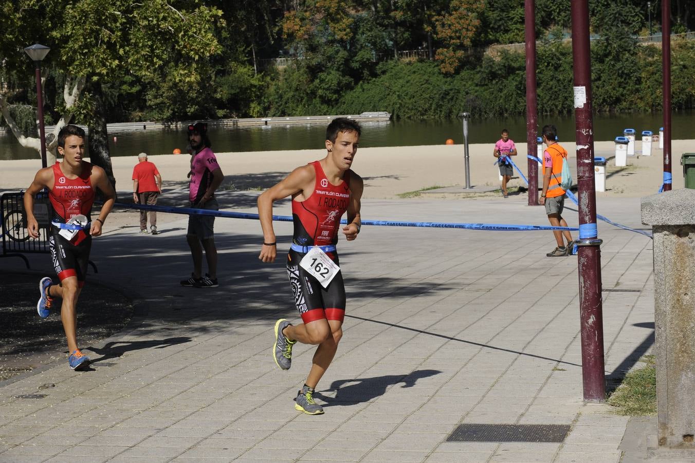 La playa de las Moreras acoge el XVII Triatlón Ciudad de Valladolid