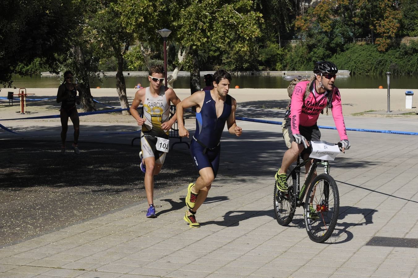 La playa de las Moreras acoge el XVII Triatlón Ciudad de Valladolid