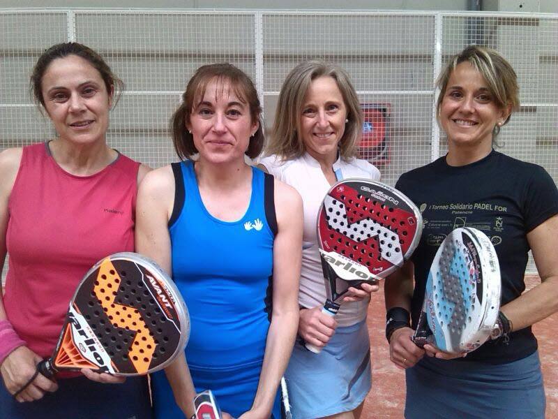 Participantes en el I Torneo de Pádel Trofeo ATV Mercedes Open de Verano