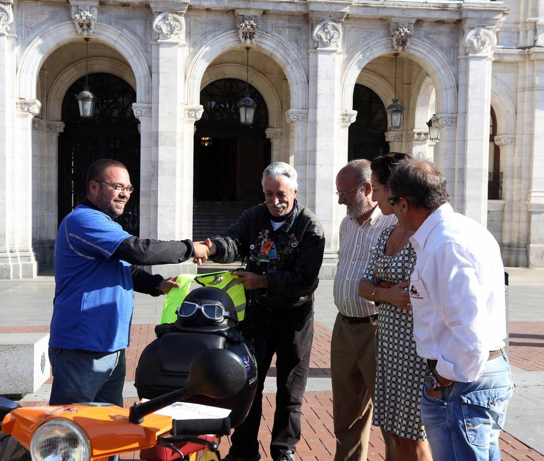 La II Vuelta España en Vespino llega a la Plaza Mayor de Valladolid
