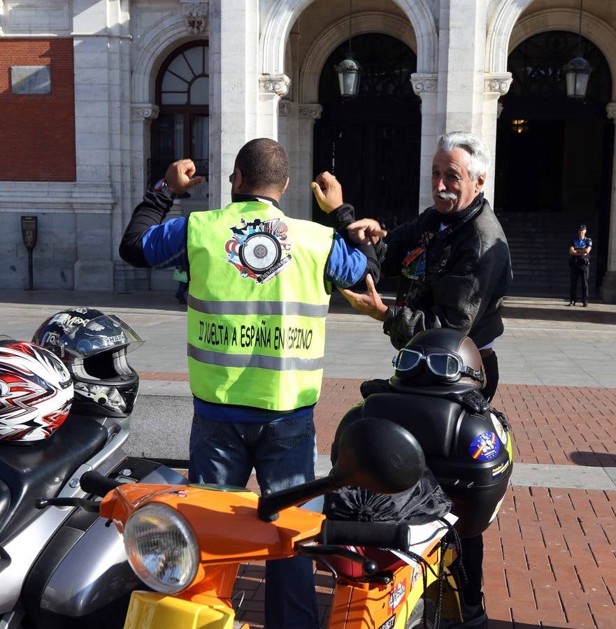 La II Vuelta España en Vespino llega a la Plaza Mayor de Valladolid