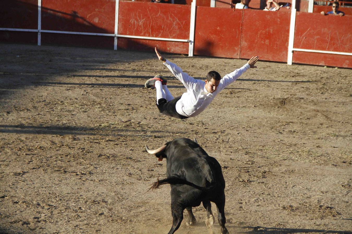 Exhibición de cortes, quiebros y saltos en Campaspero