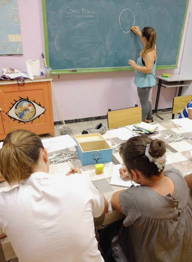 Niños del barrio de Delicias participan en un campamento de integración