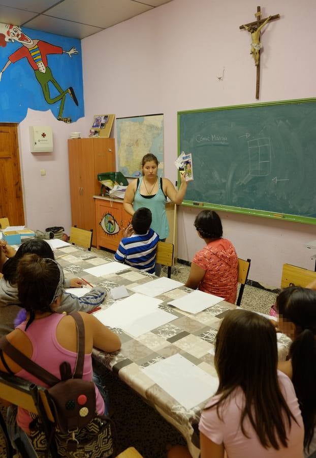 Niños del barrio de Delicias participan en un campamento de integración