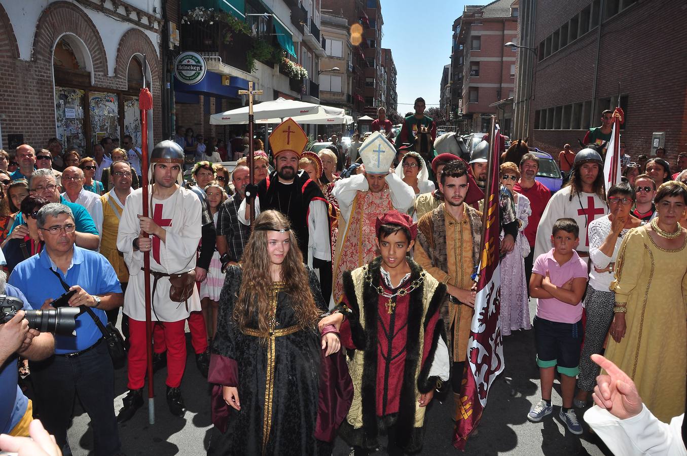 Recreacion historica de la llegada de Isabel la Catolica y su hermano Alfonso a Medina del Campo (Valladolid)