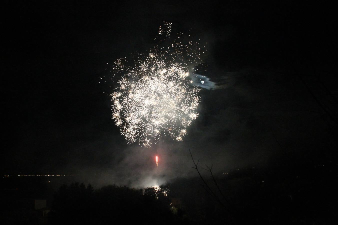 Fuegos artificiales en las fiestas de Simancas. Valladolid