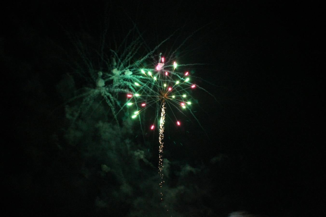 Fuegos artificiales en las fiestas de Simancas. Valladolid