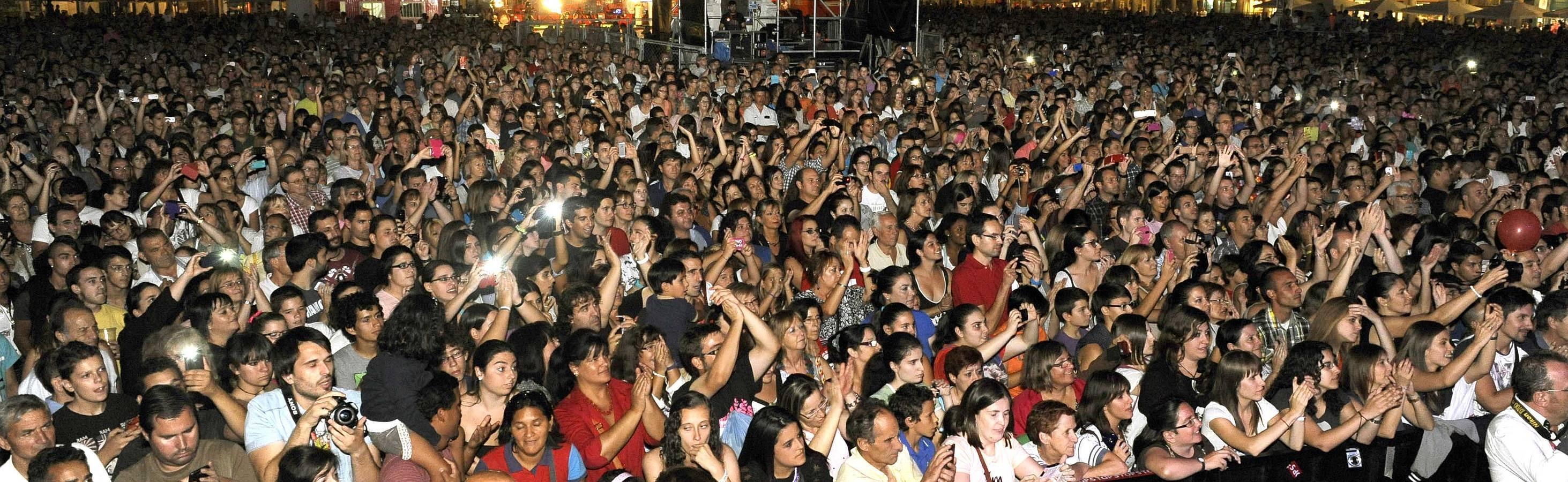 Concierto de Chenoa en la Plaza Mayor de Valladolid