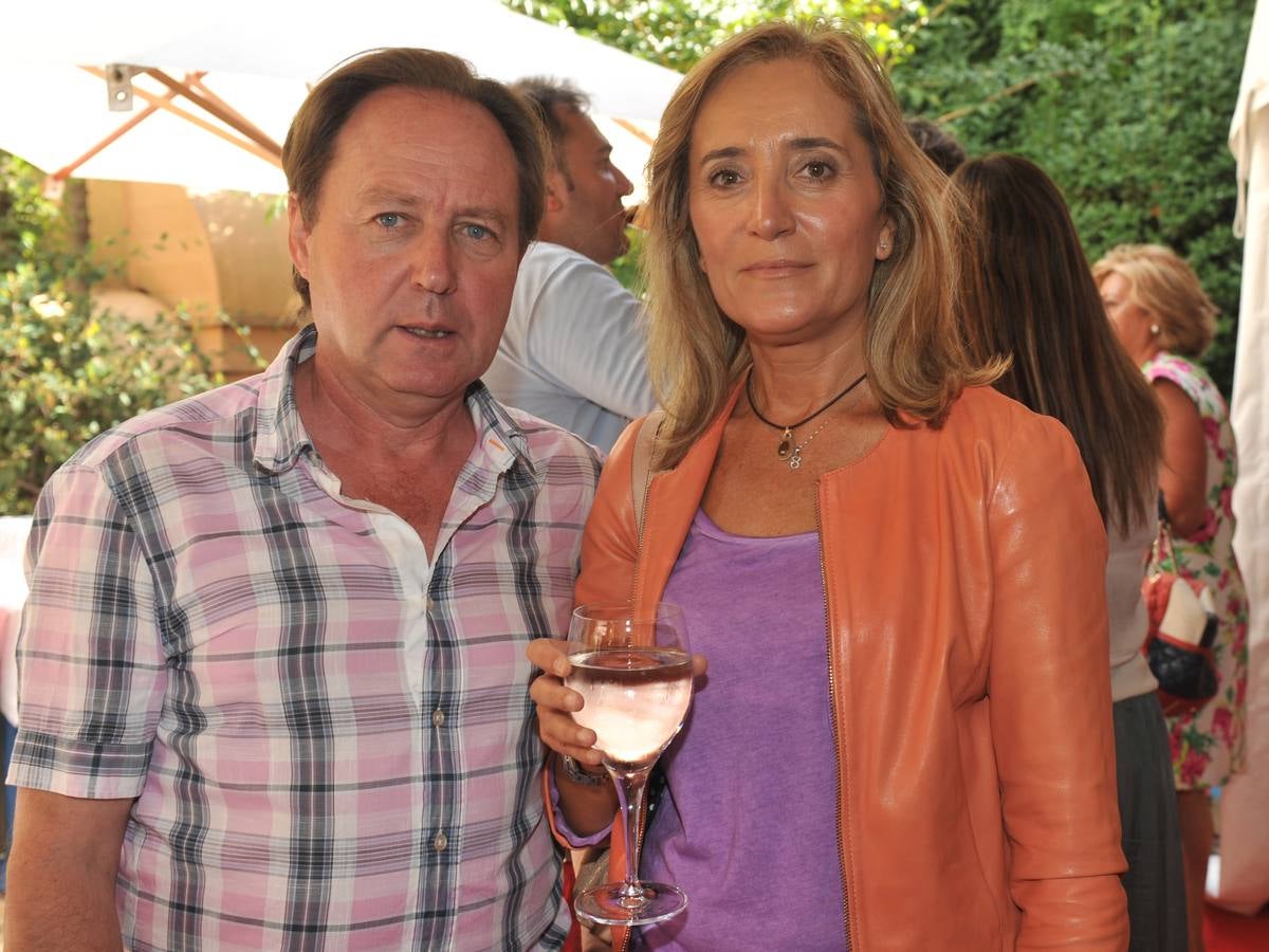 El periodista Jesús Maté con Mabel Núñez, presidenta de las Juventudes Musicales.