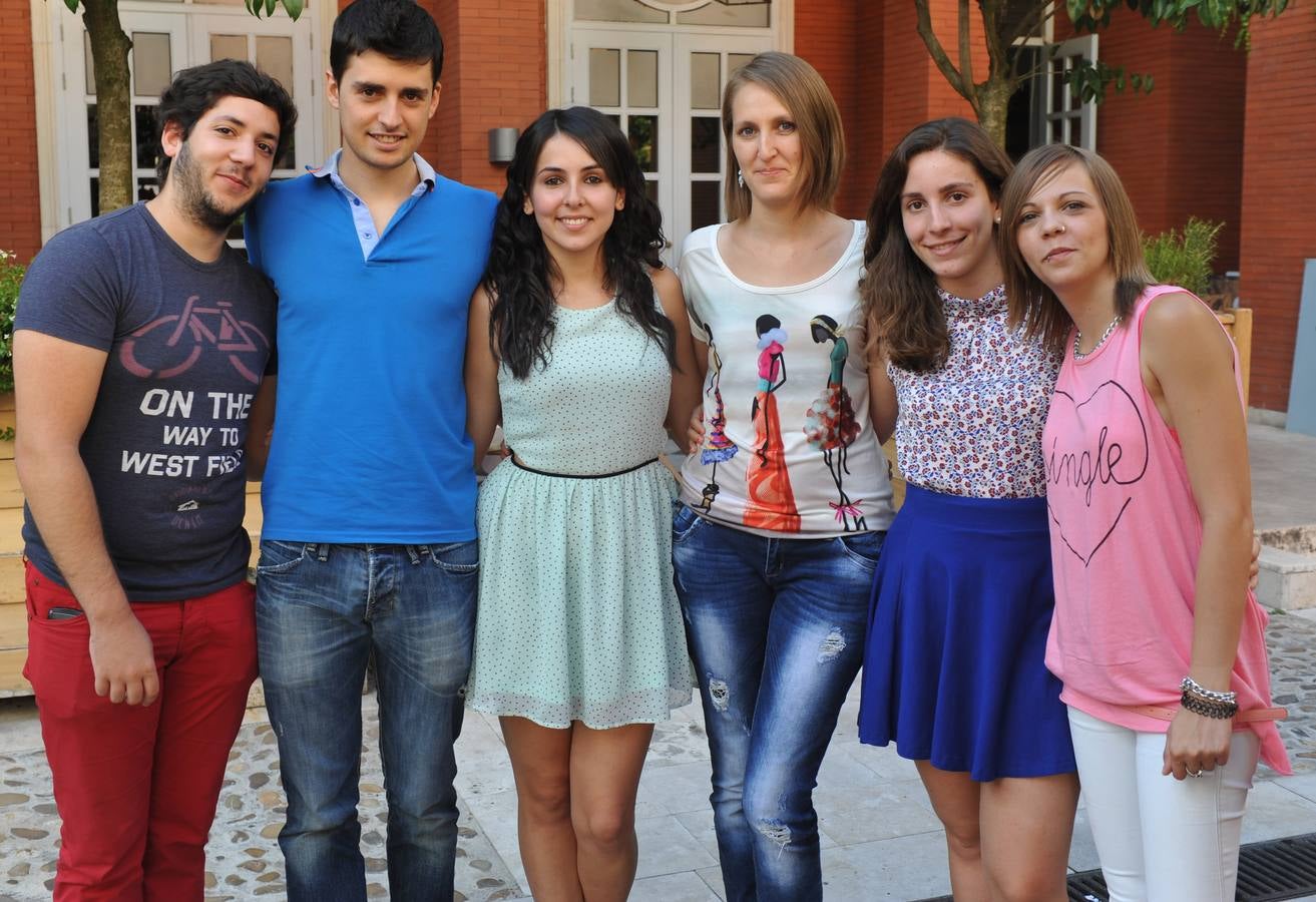 Los becarios de El Norte Juan Pascual, Bernardo Méndez, Samantha González, Rebeca Pasalodos, María Herrera y Miriam Sevillano.