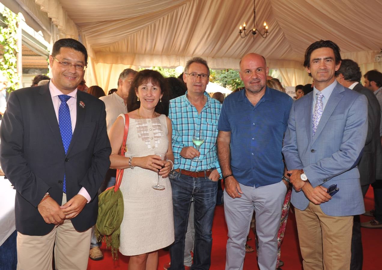El abogado Javier Martín; Teresa de la Fuente, decana del Colegio de Notarios; Martín Enríquez (Renault España); y los miembros de Jueces para la Democracia Ignacio González e Ignacio Martín Verona.