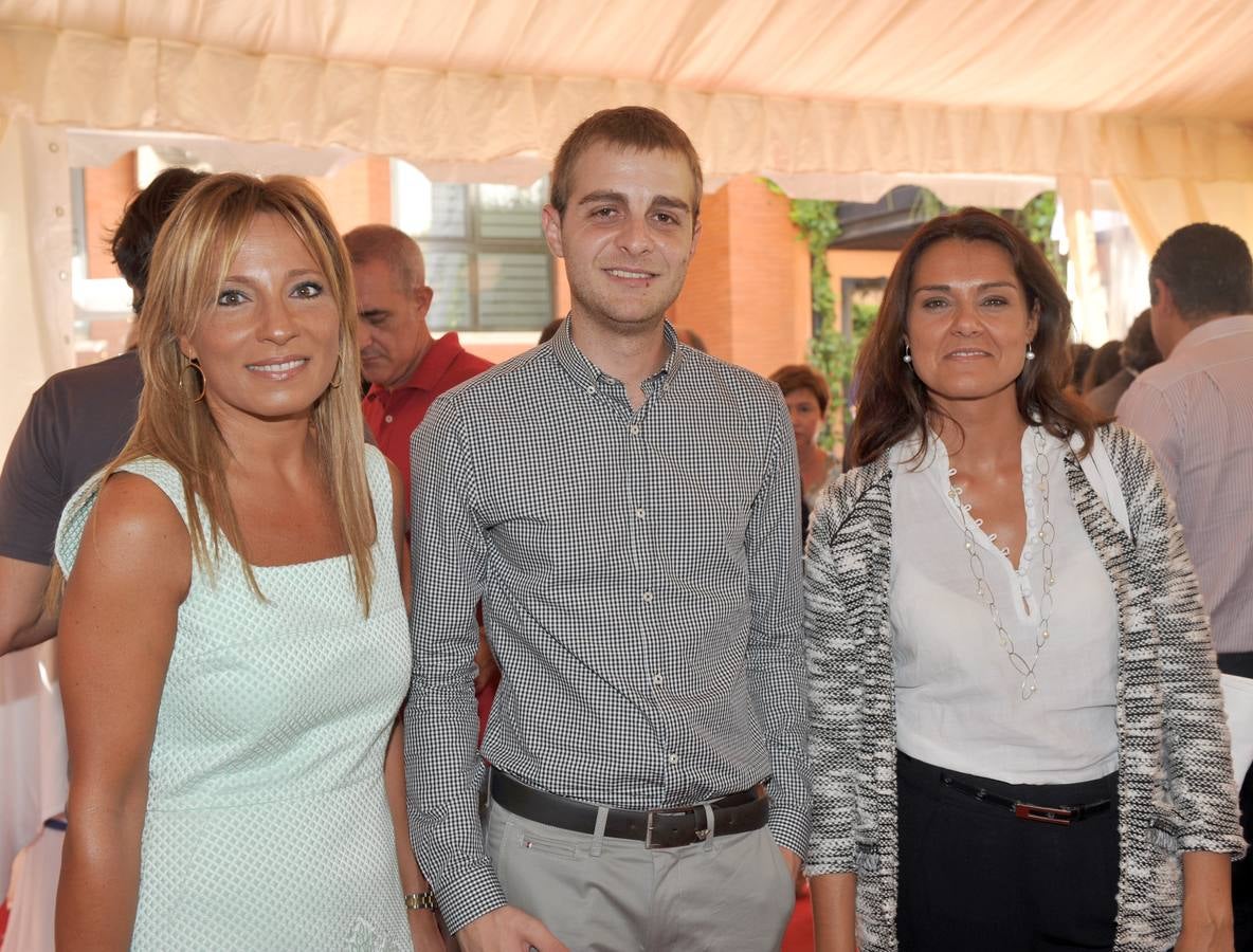 Mireia Arroyo con Fernando Calderón y Eva Merino, ambos de la CVE.