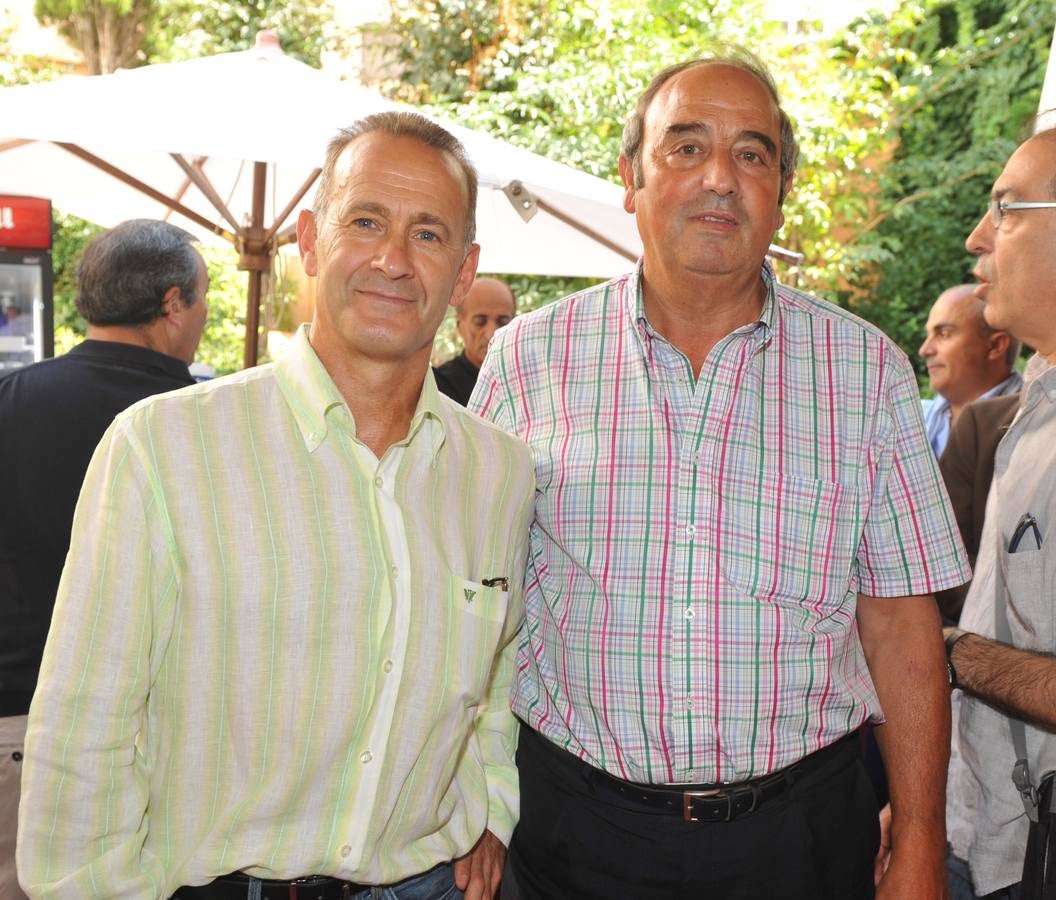 Francisco Villameriel (Distribuidora Papiro) y Juan Cabañas, de El Norte.