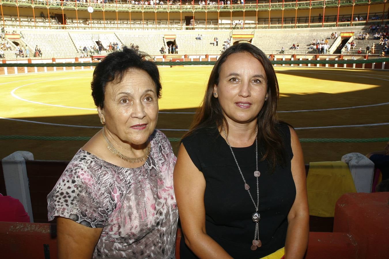 María Luisa Rubio y Mila Gallego, mujer e hija del empresario, Ángel Gallego.