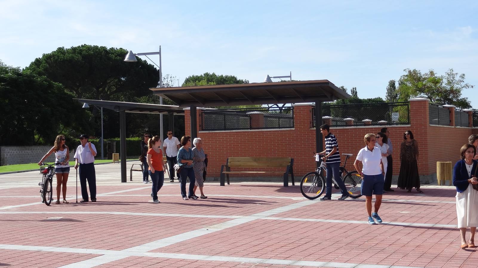 Nuevo paseo en el Pinar de Antequera contruido en los terrenos liberados del tren