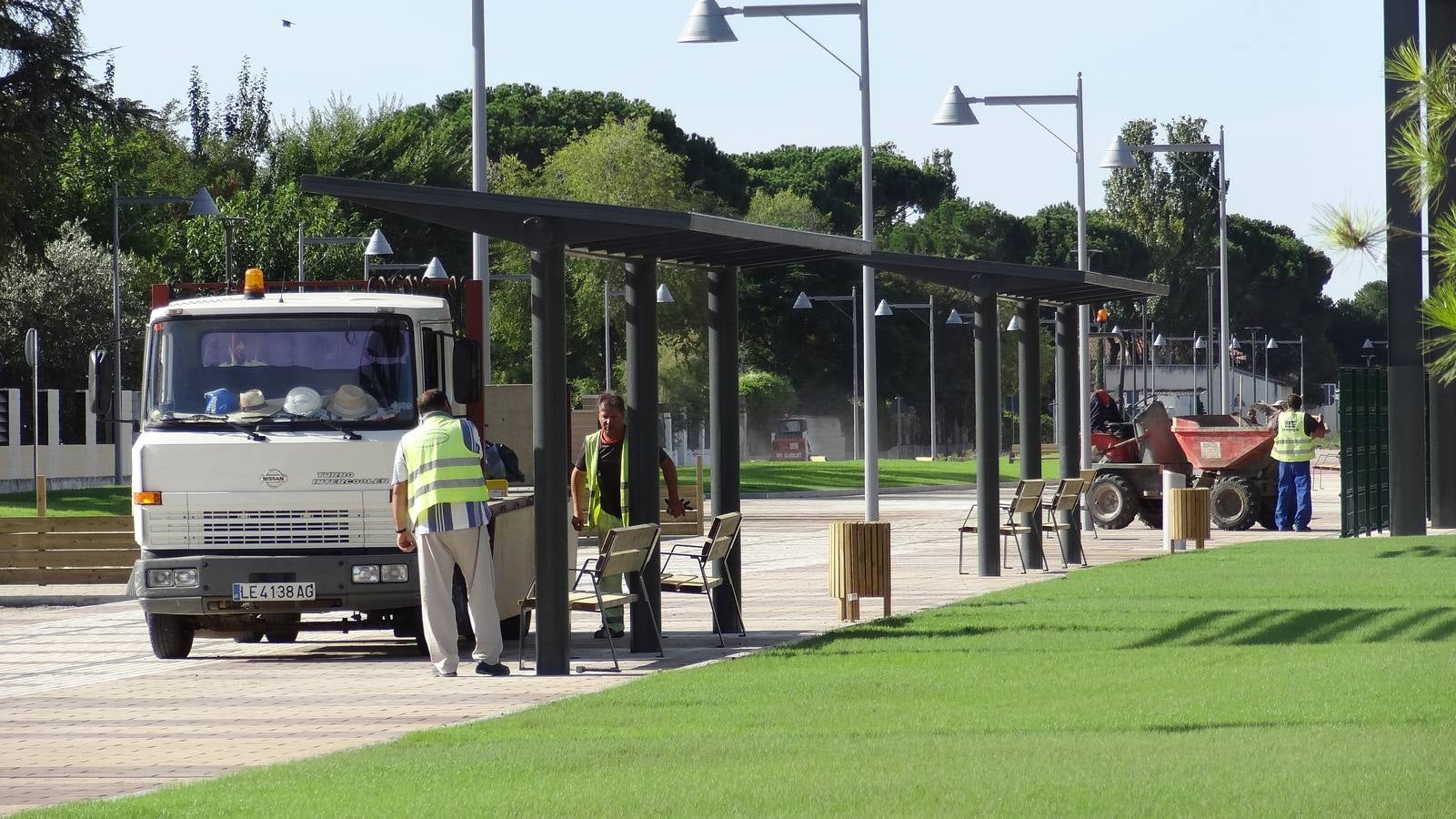 Nuevo paseo en el Pinar de Antequera contruido en los terrenos liberados del tren