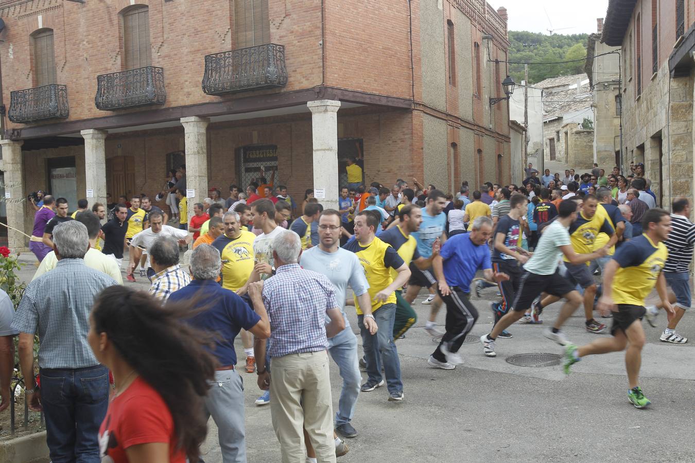 Celebración del &#039;toro enmaromado&#039; en Astudillo (Palencia)