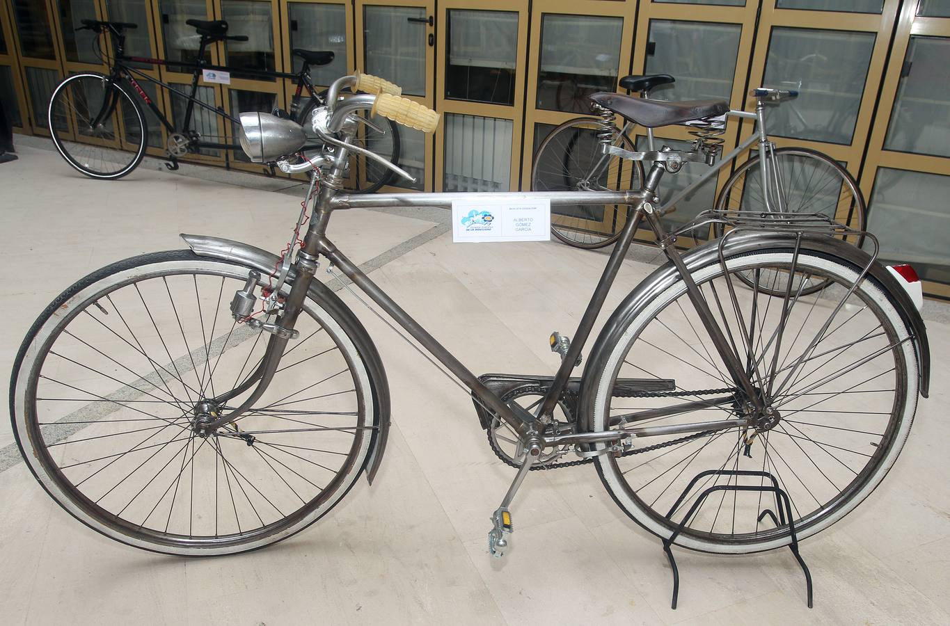 Inauguración de la exposición &#039;Bicicletas singulares&#039; en Segovia