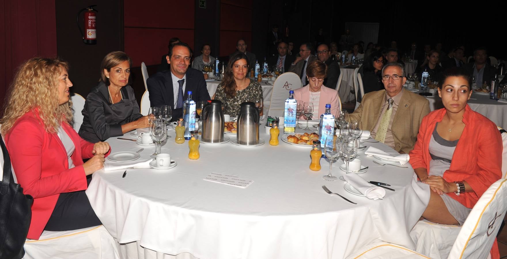 Ana Rodríguez (BBVA); Florinda Hermoso (cliente de BBVA); Luis Enrique Martín (BBVA); Rocío Bustamante (responsable de relaciones externas de El Norte); Pilar Antoraz yJavier Antoraz (Antoraz);y Salomé Cherkaoui (Fundiciones Fernández, de Rioseco).
