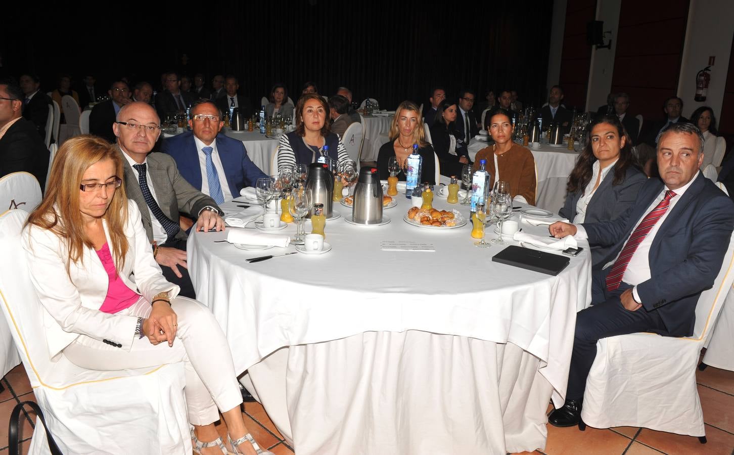 Carmen Moyano (BBVA); José Félix Lizalde (CVE); Tomás González Caballero (CGC); Elena Orellana (BBVA); Sandra Martínez (Iberaval); Marta Mateo (El Norte); y María José de la Calle y Luis Chico (Asociación de Hostelería).