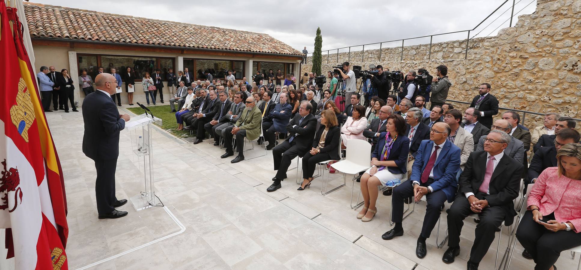 Inauguración del Patio El Norte de Castilla del Centro e-LEA Miguel Delibes de la Villa del Libro de Urueña (2/2)