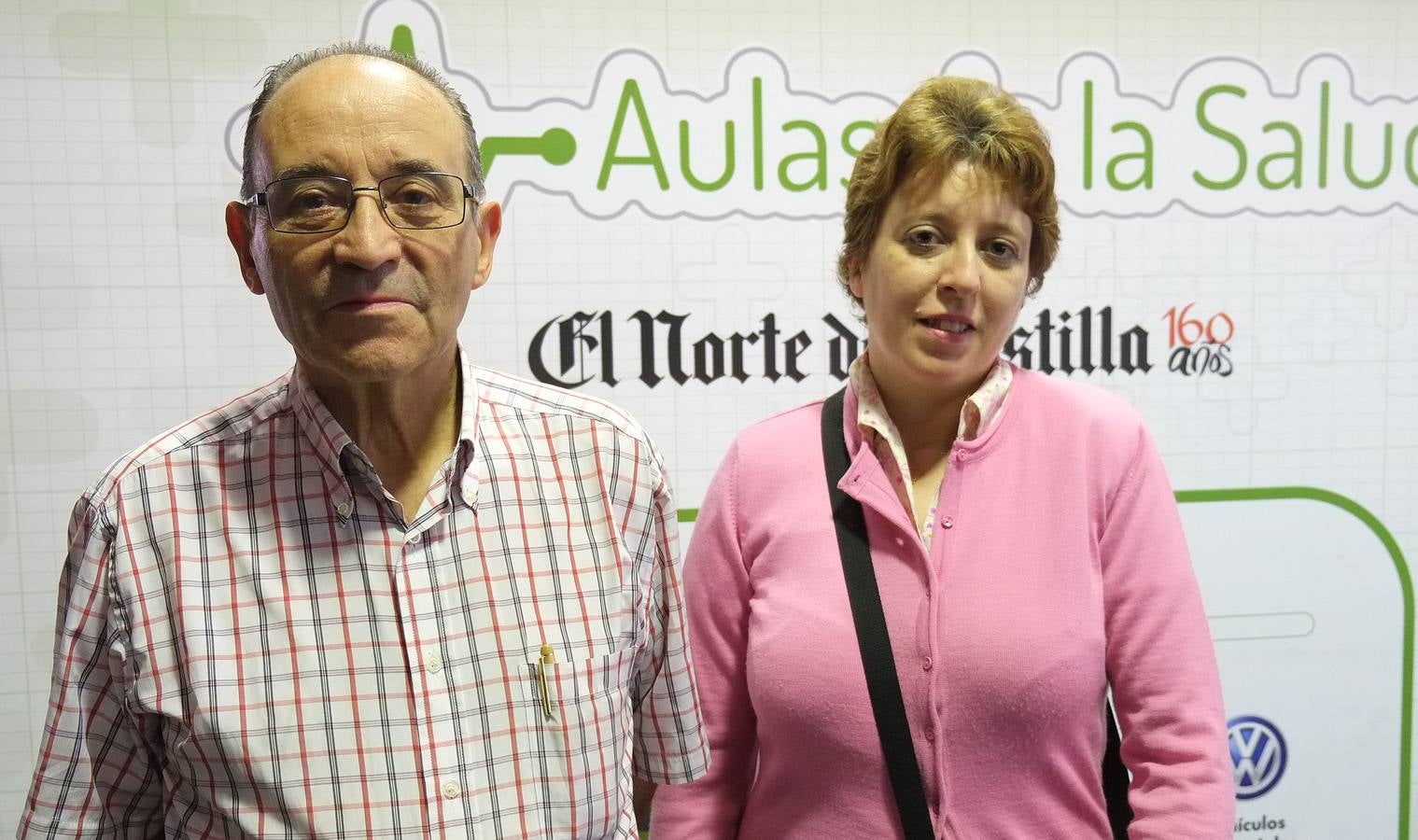 Manuel Fernández y acompañado de su hija, Mari Paz Fernández.