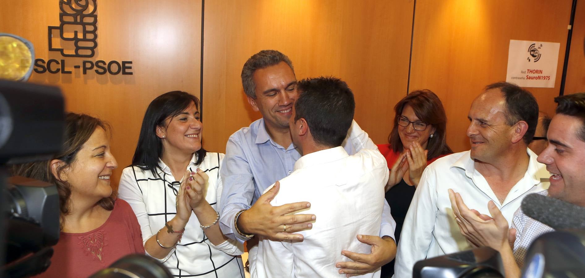 Luis Tudanca se impone a Julio Villarrubia y se convierte en nuevo secretario regional del PSOE de Castilla y León