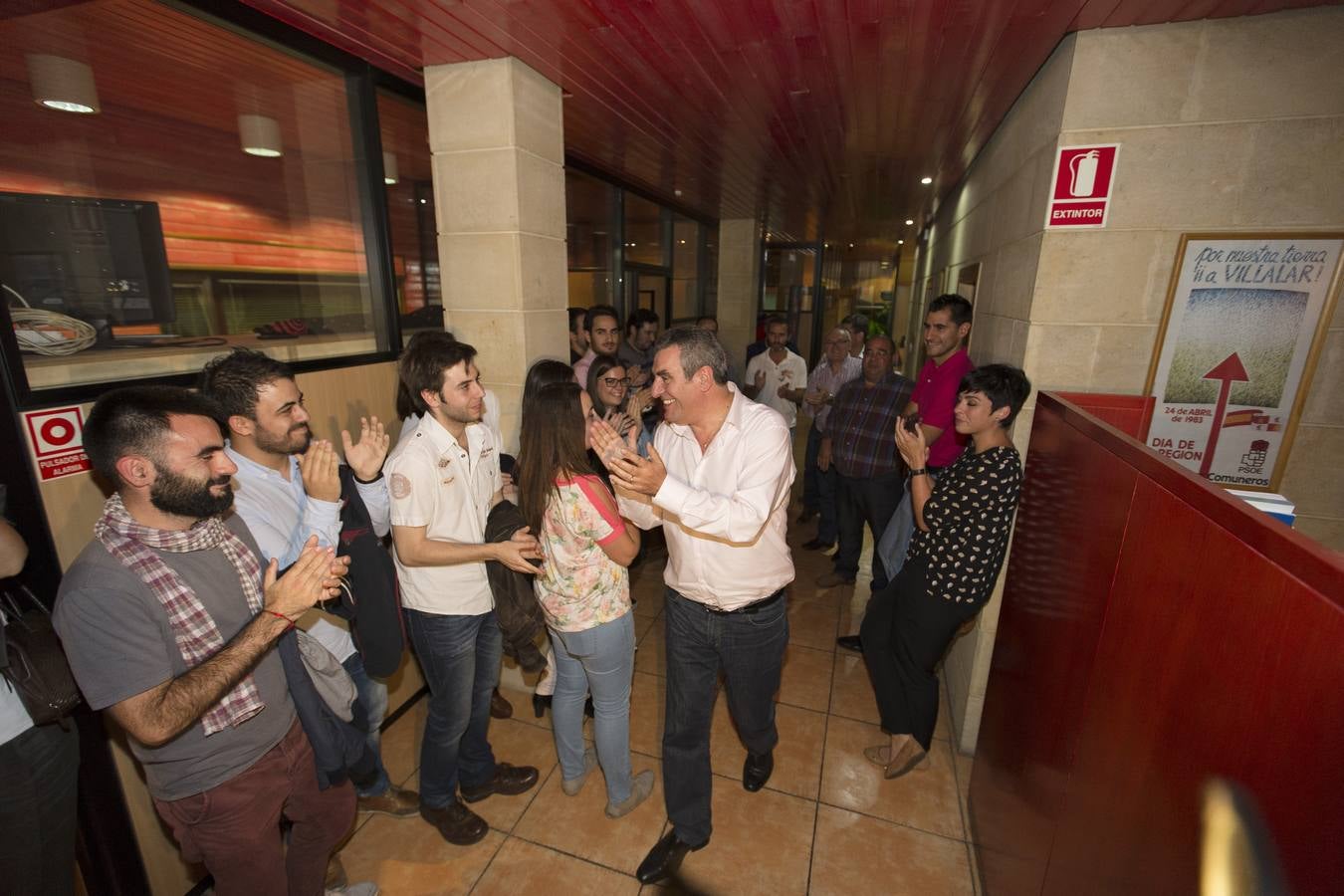 Luis Tudanca se impone a Julio Villarrubia y se convierte en nuevo secretario regional del PSOE de Castilla y León