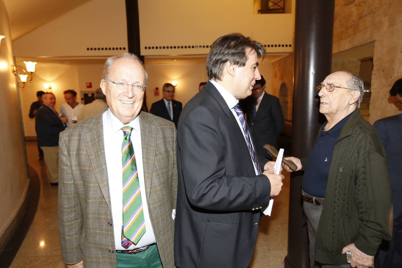 Clamor por la unidad del Archivo de Salamanca en el Teatro Liceo (1/2)