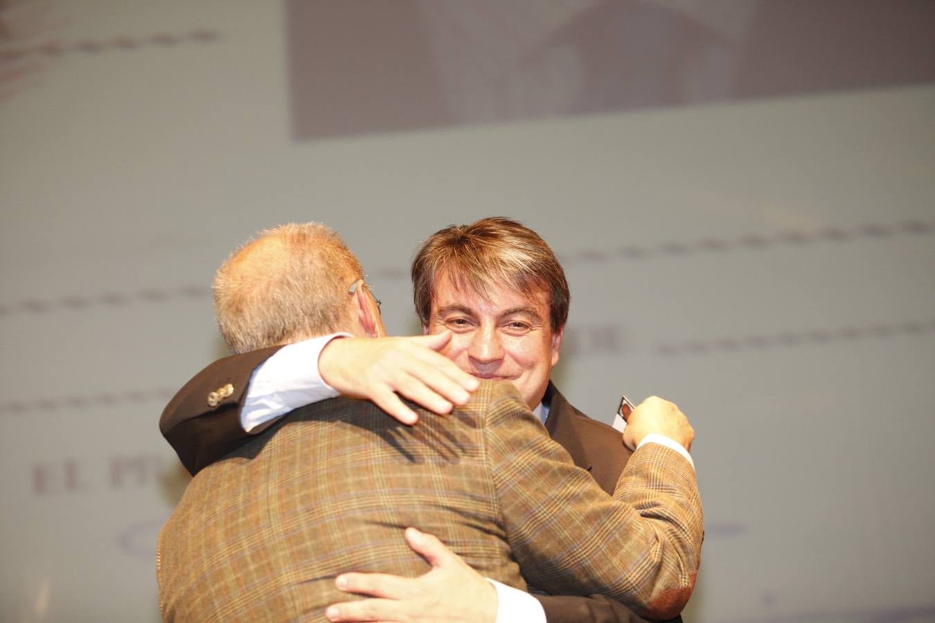 Clamor por la unidad del Archivo de Salamanca en el Teatro Liceo (1/2)