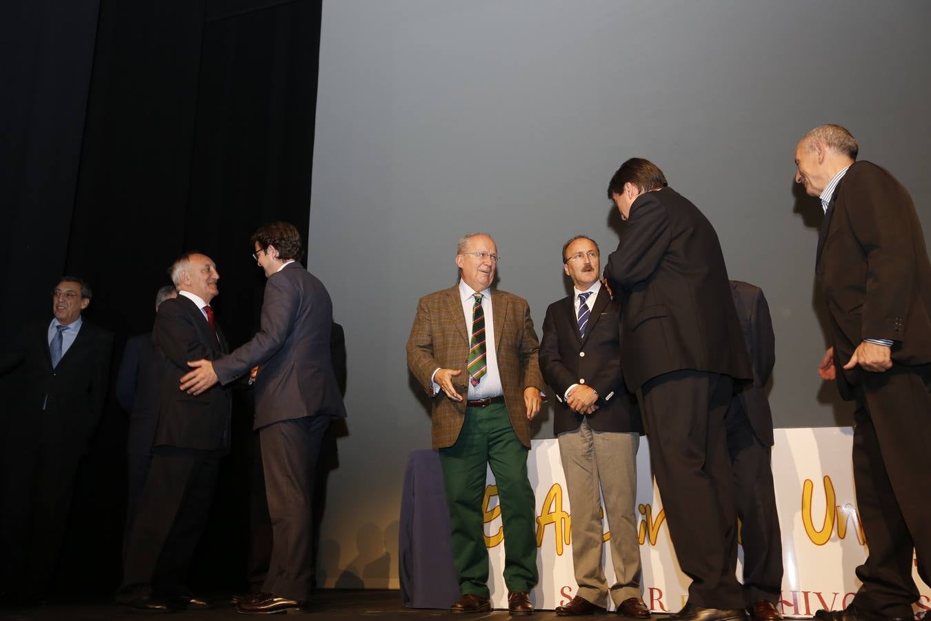 Clamor por la unidad del Archivo de Salamanca en el Teatro Liceo (2/2)