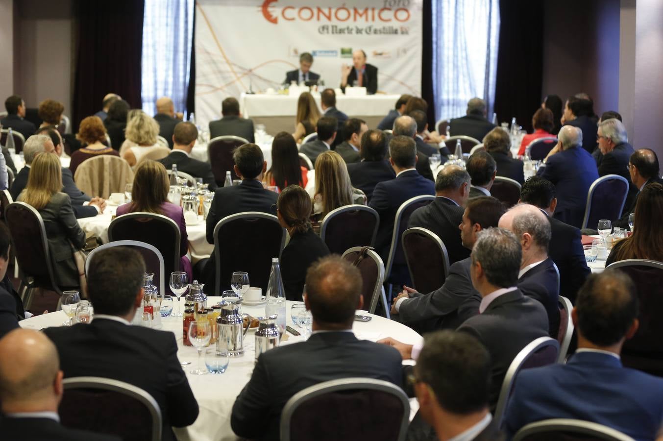 Gonzalo Bernardos, catedrático de Economía de la Universidad de Barcelona, en el Foro Económico de El Norte de Castilla