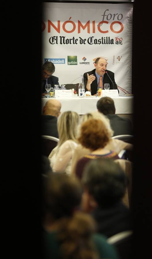 Gonzalo Bernardos, catedrático de Economía de la Universidad de Barcelona, en el Foro Económico de El Norte de Castilla