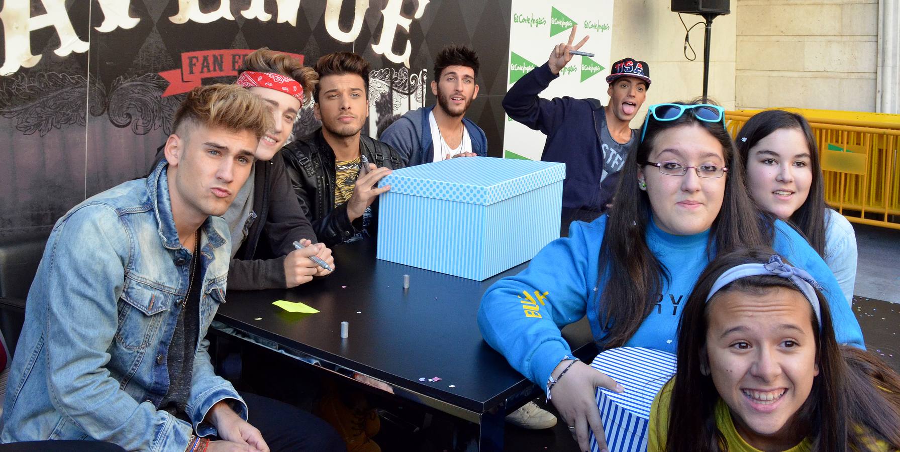 Multitudinaria firma de discos de Auryn en El Corte Inglés de Valladolid