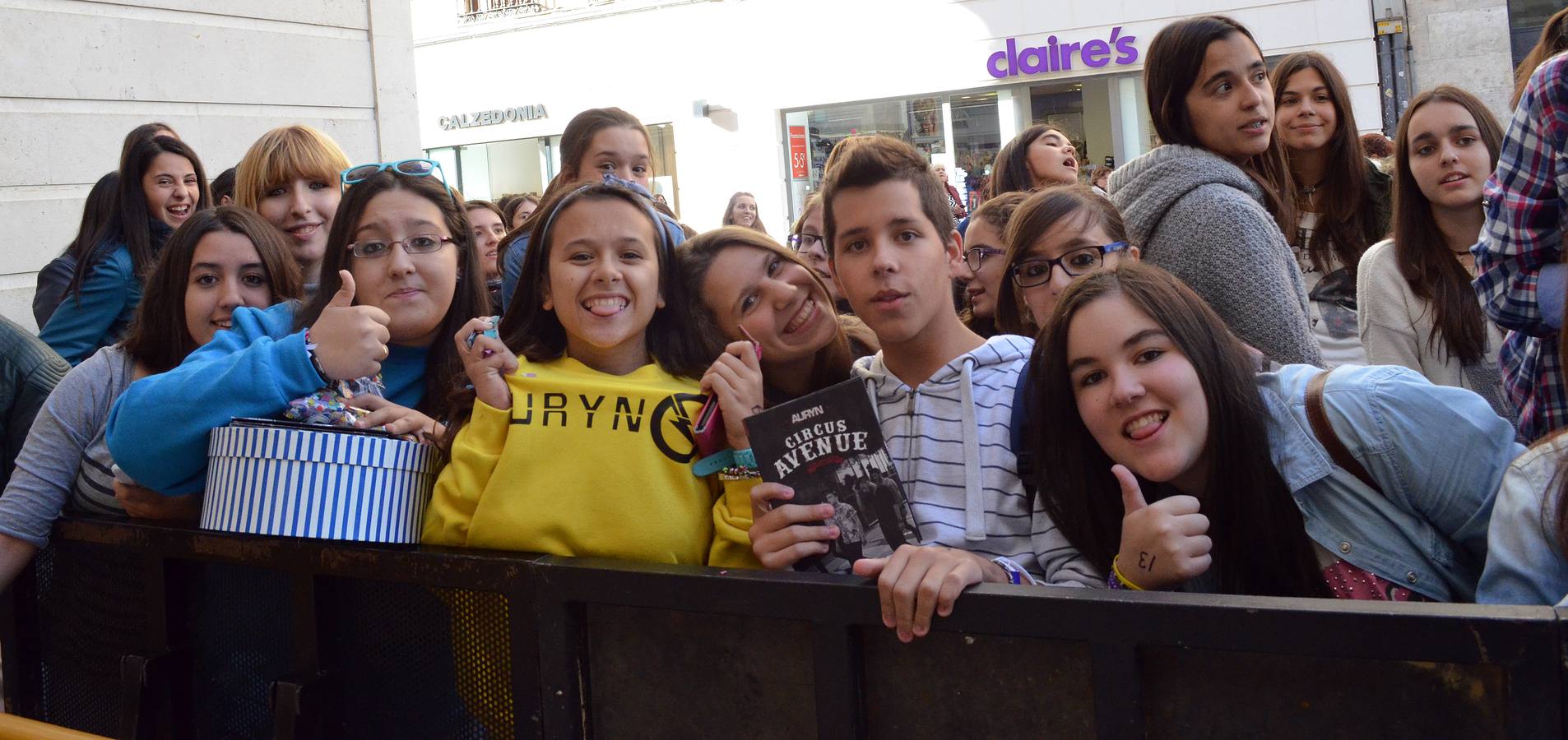 Multitudinaria firma de discos de Auryn en El Corte Inglés de Valladolid