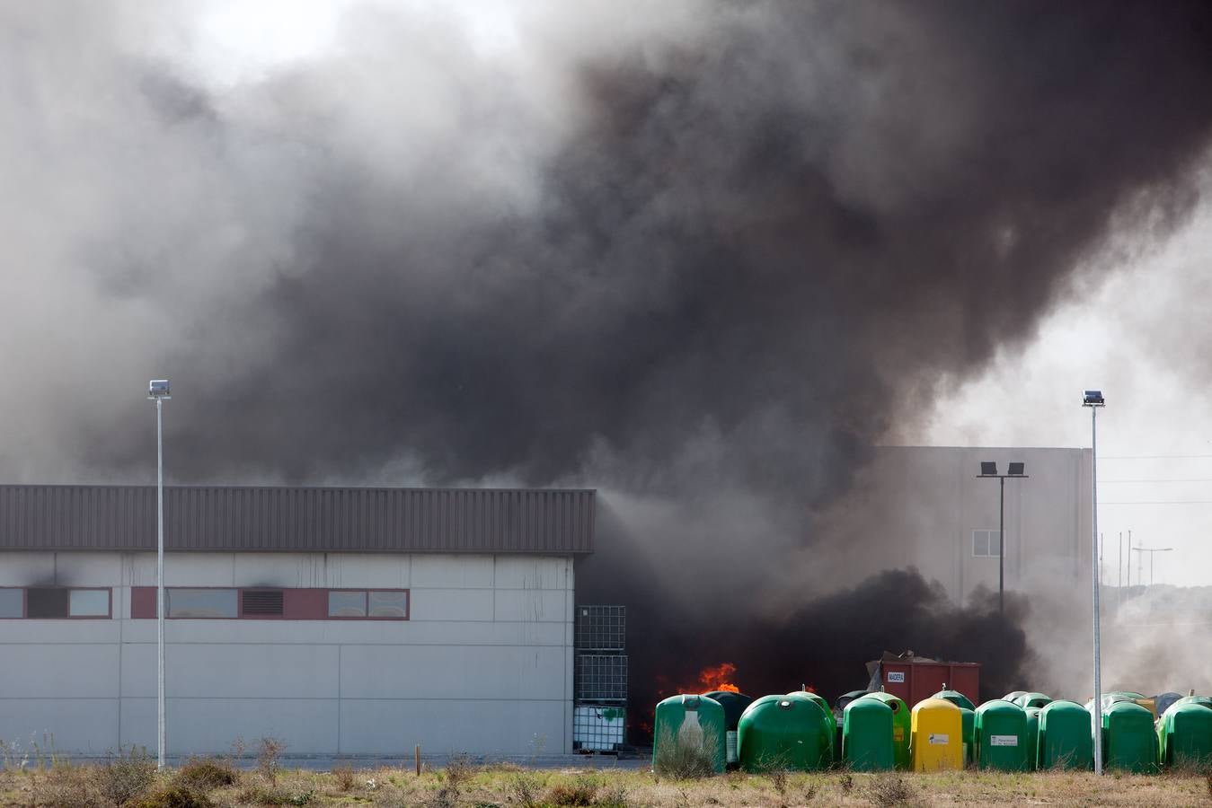 Incendio en la fábrica Composites Avanzados de Arévalo (Ávila)