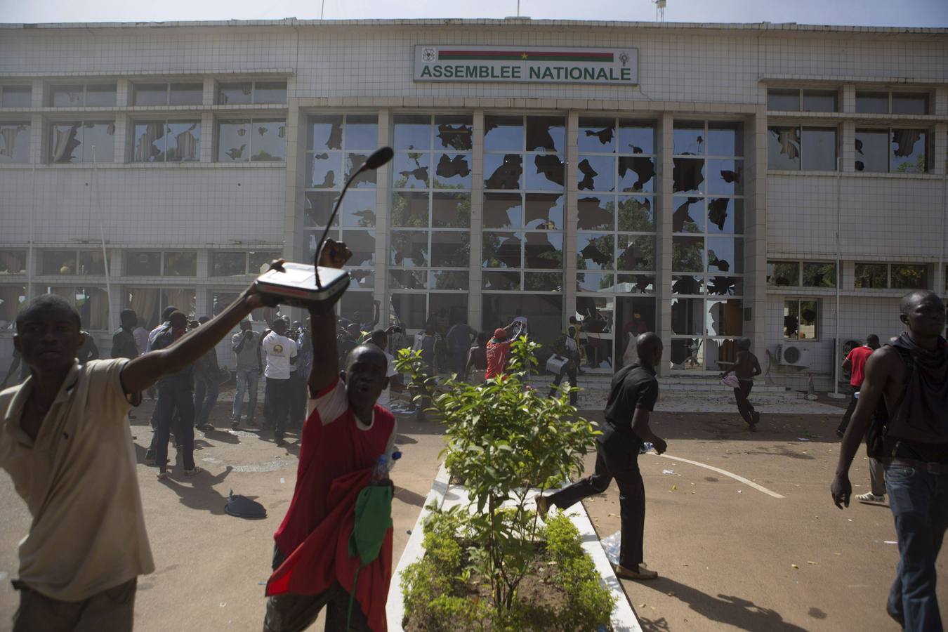 Protestas en Burkina Faso tras instaurarse un gobierno de transición