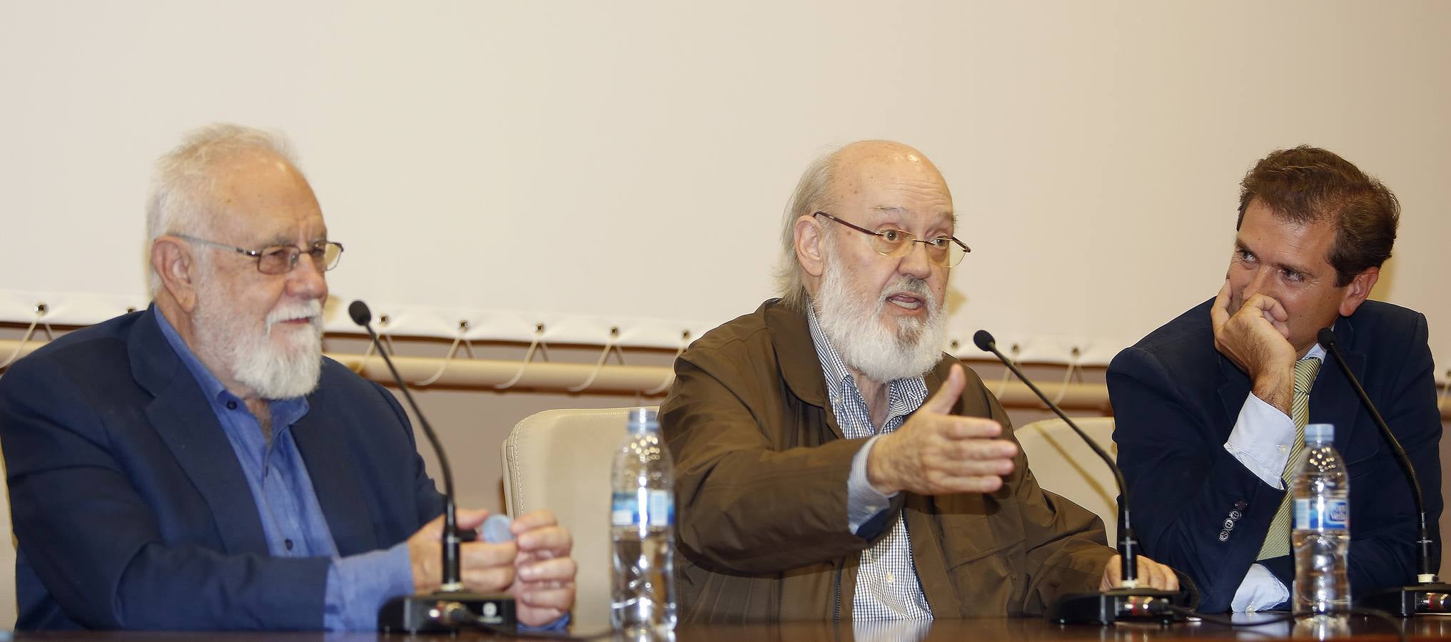 Gonzalo Suárez y José Luis Cuerda en el Aula de Cultura de El Norte de Castilla