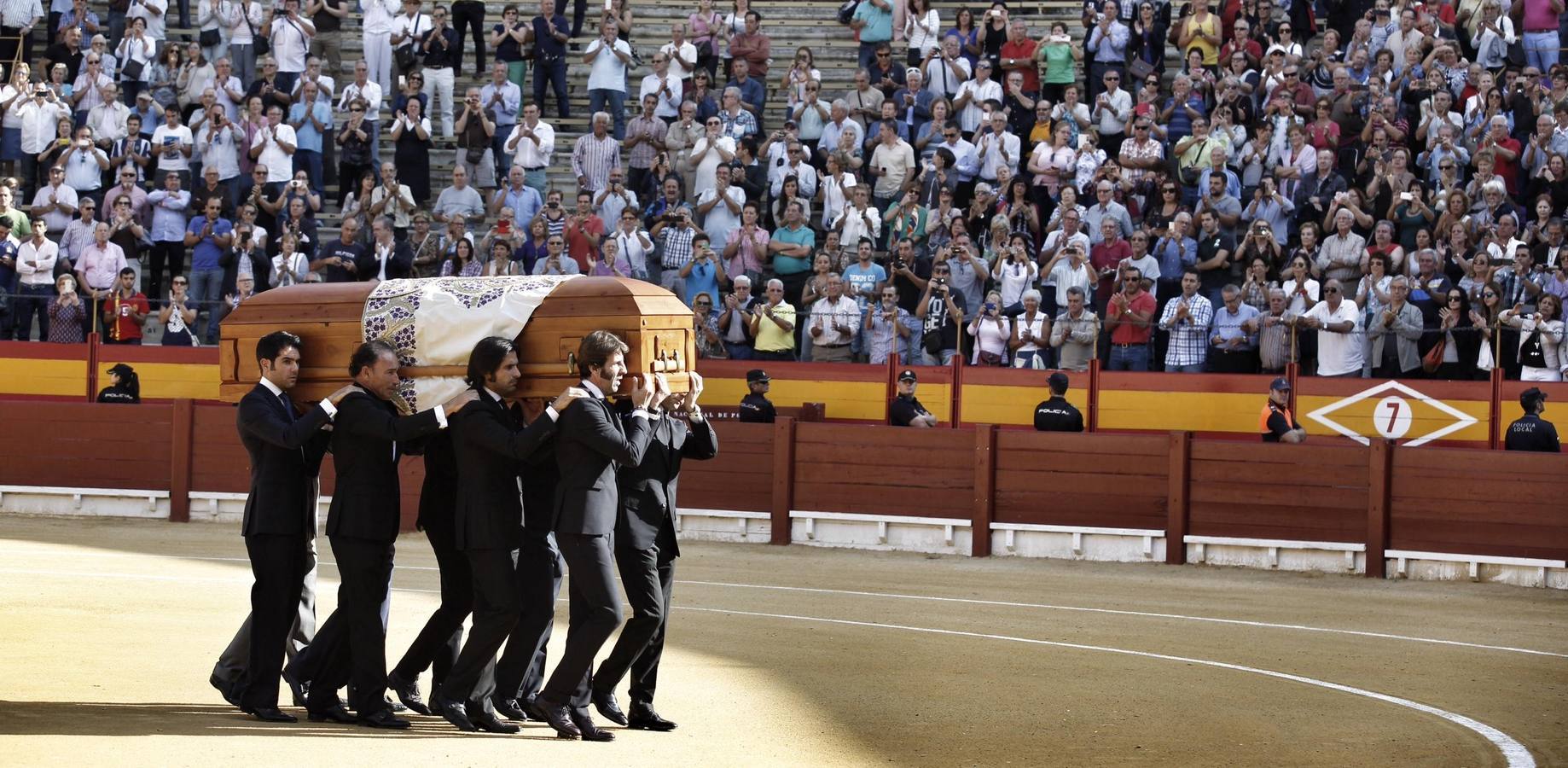 Emotiva última vuelta al ruedo de José María Manzanares