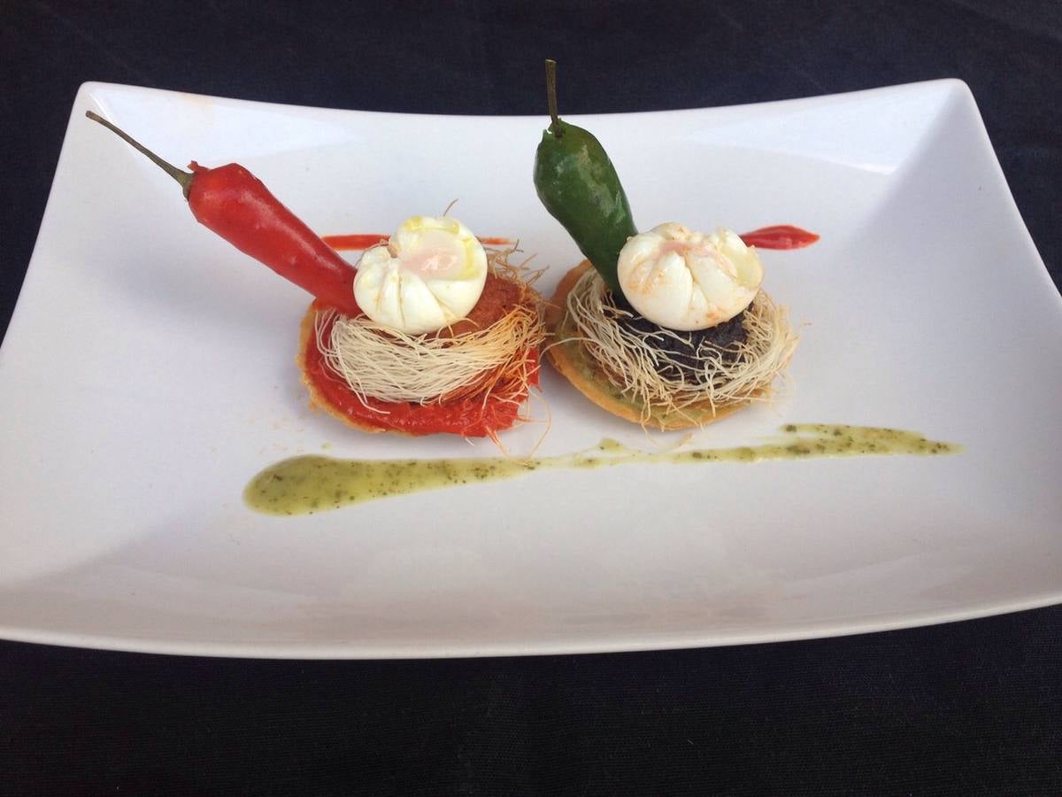 Huevos divorciados con falsos chiles. <strong>Participante.</strong> Nuevo Fogón (Majadahonda, Madrid). <strong>Dónde probarlo</strong>: El Capricho (Calle Correos, 3).