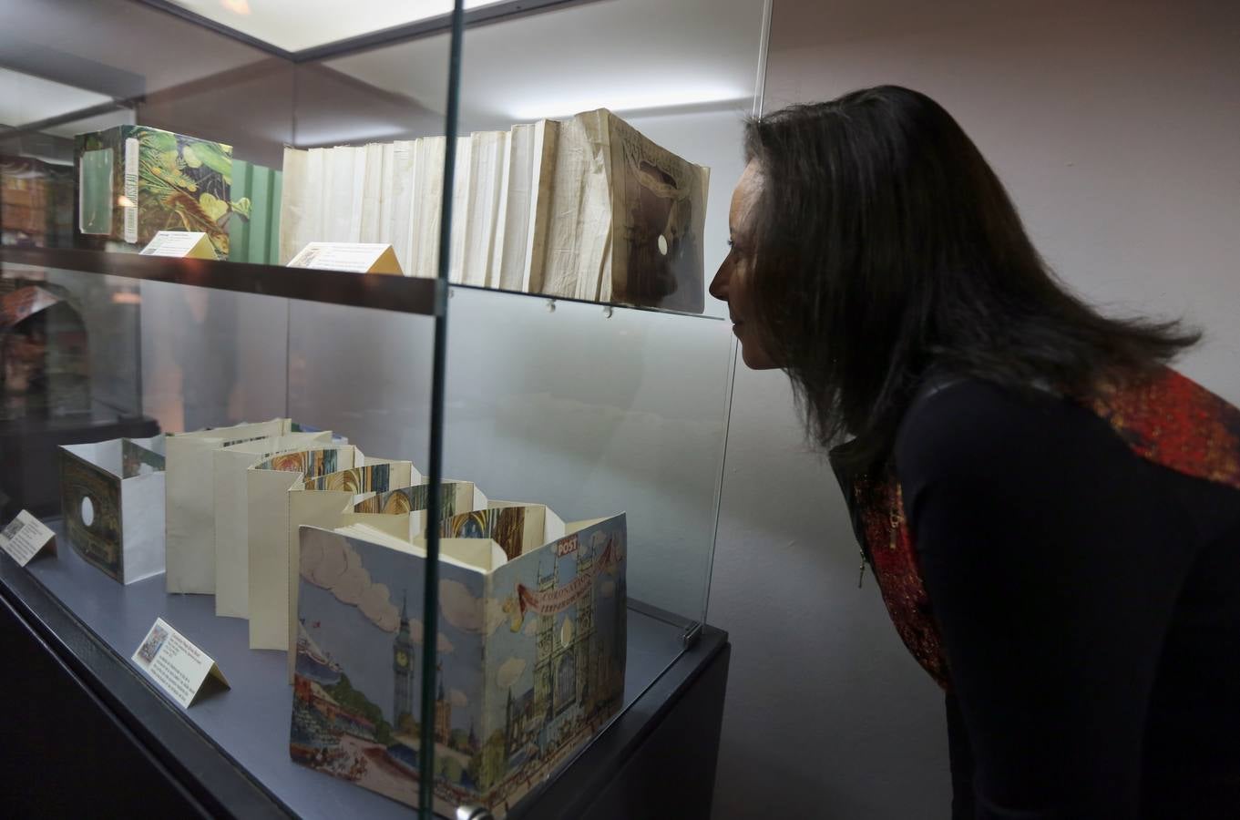 Inauguración de la exposición &#039;Una historia de los libros desplegables&#039; en la Casa Revilla de Valladolid