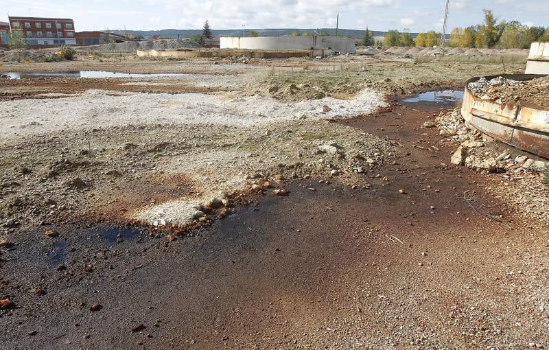 Terrenos abandonados de la antigua azucarera Ebro Agrícola en Venta de Baños (Palencia)