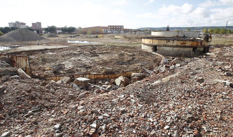 Terrenos abandonados de la antigua azucarera Ebro Agrícola en Venta de Baños (Palencia)