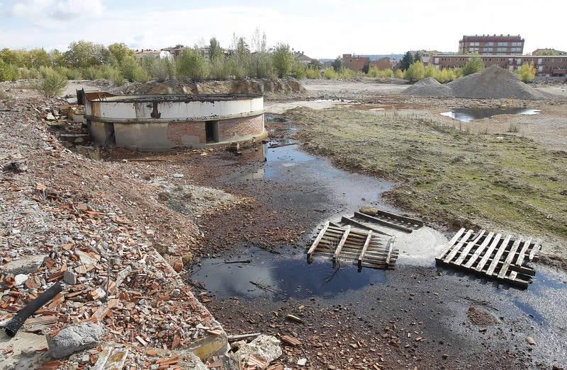 Terrenos abandonados de la antigua azucarera Ebro Agrícola en Venta de Baños (Palencia)