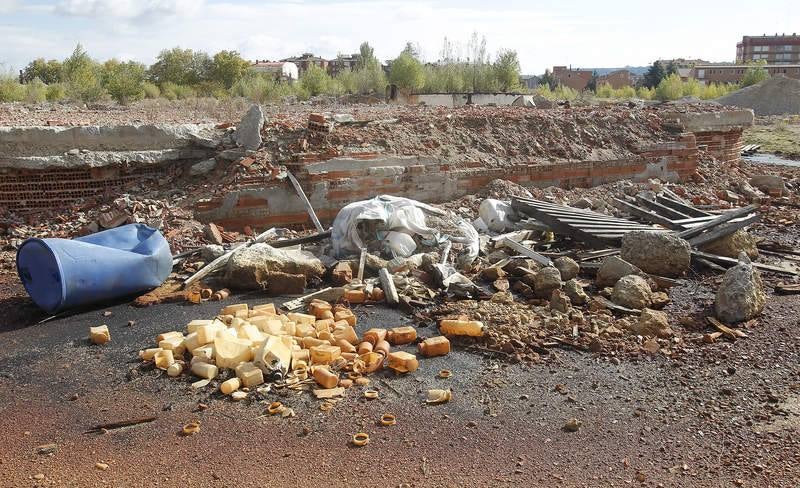 Terrenos abandonados de la antigua azucarera Ebro Agrícola en Venta de Baños (Palencia)